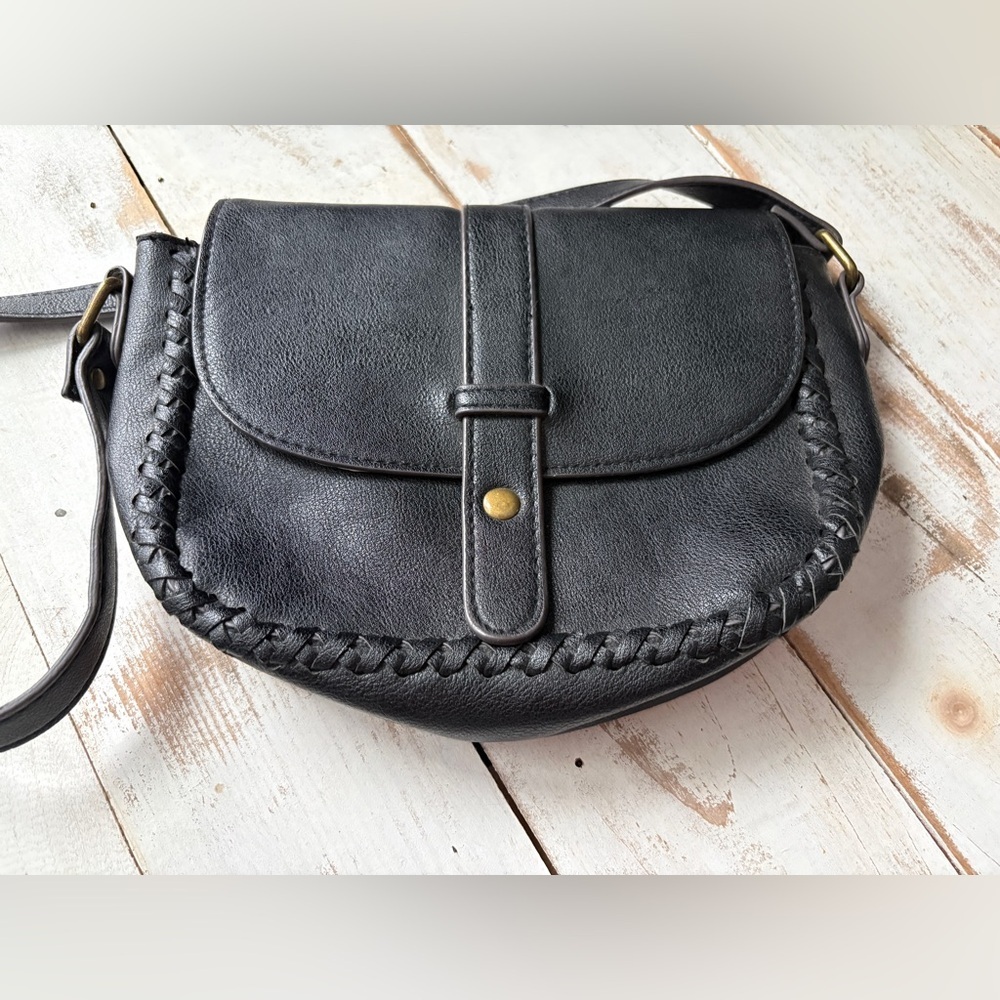 G.H. BASS & Co. faux leather crossbody saddle bag purse equestrian preppy EUC